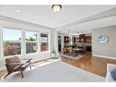 686 N V Street Washougal WA 98671