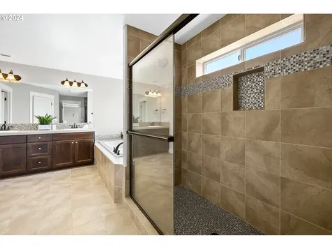 686 N V Street Washougal WA 98671