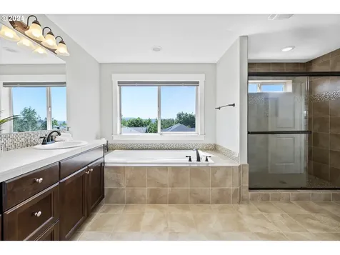 686 N V Street Washougal WA 98671