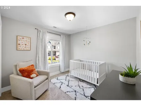 686 N V Street Washougal WA 98671
