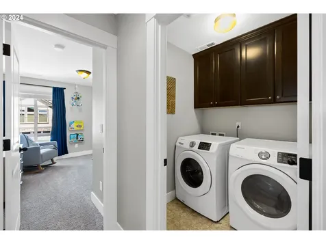 686 N V Street Washougal WA 98671