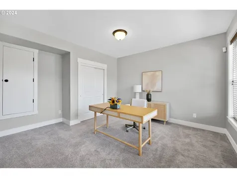 686 N V Street Washougal WA 98671