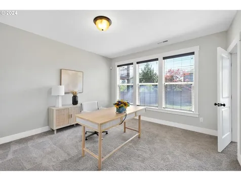 686 N V Street Washougal WA 98671