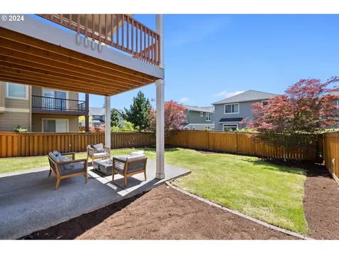 686 N V Street Washougal WA 98671