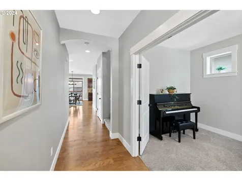 686 N V Street Washougal WA 98671