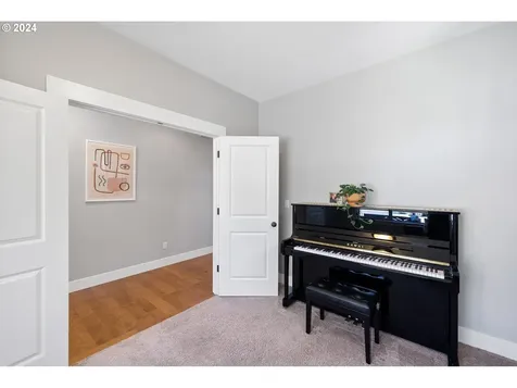686 N V Street Washougal WA 98671
