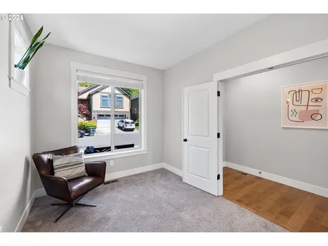 686 N V Street Washougal WA 98671