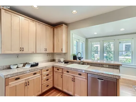 4711 SE Harrison Street Portland OR 97215