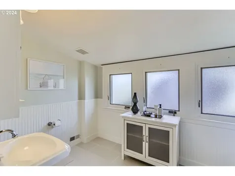 4711 SE Harrison Street Portland OR 97215