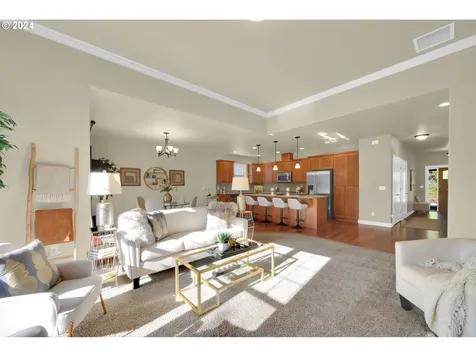 924 Leonards Way Eugene OR 97404