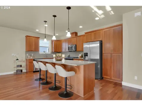 924 Leonards Way Eugene OR 97404