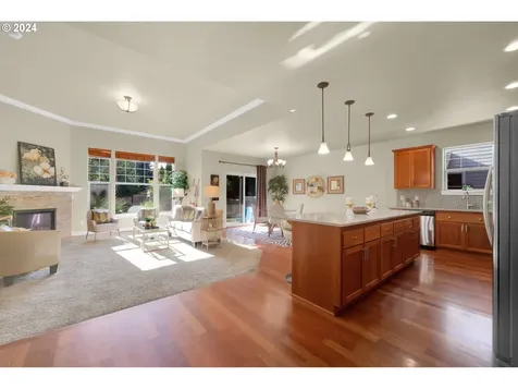 924 Leonards Way Eugene OR 97404
