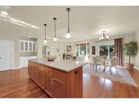 924 Leonards Way Eugene OR 97404