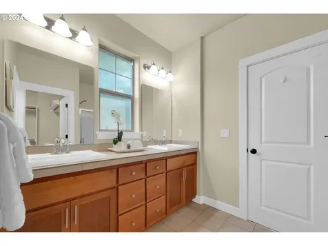924 Leonards Way Eugene OR 97404