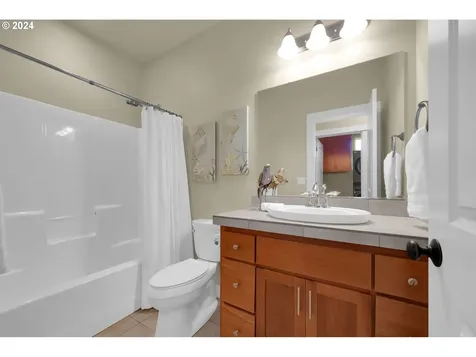 924 Leonards Way Eugene OR 97404