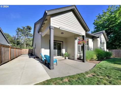 924 Leonards Way Eugene OR 97404