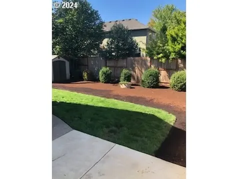 924 Leonards Way Eugene OR 97404