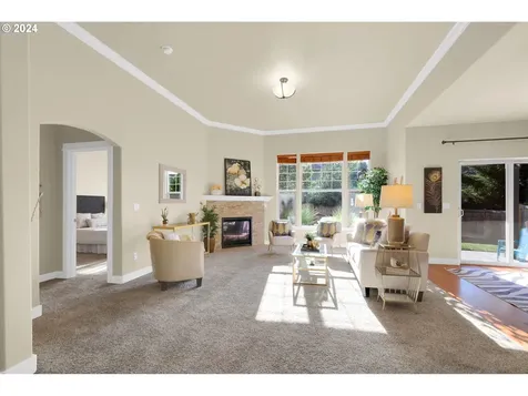 924 Leonards Way Eugene OR 97404