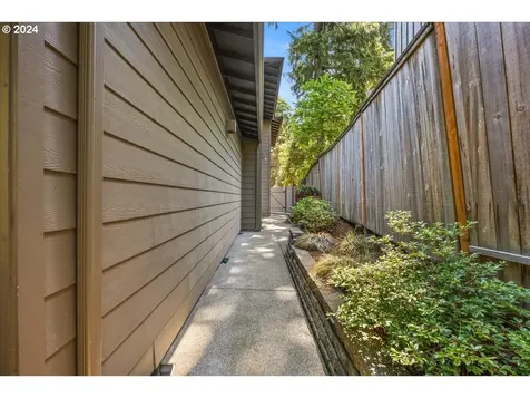 17129 Kelok Road Lake Oswego OR 97034