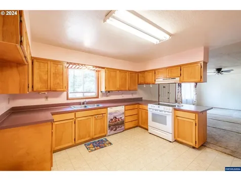 1181 57th Avenue Sweet Home OR 97386