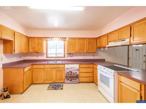 1181 57th Avenue Sweet Home OR 97386