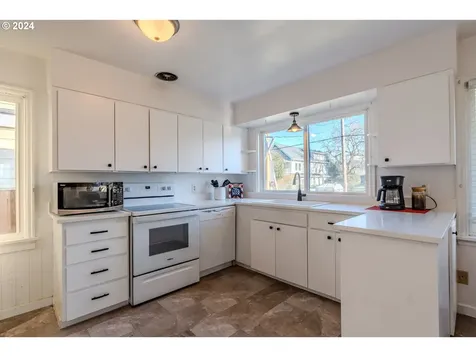 7007 N Knowles Avenue Portland OR 97217