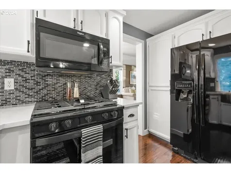 1227 E Reid Court La Center WA 98629