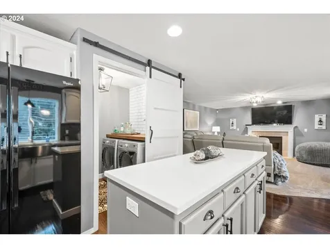 1227 E Reid Court La Center WA 98629