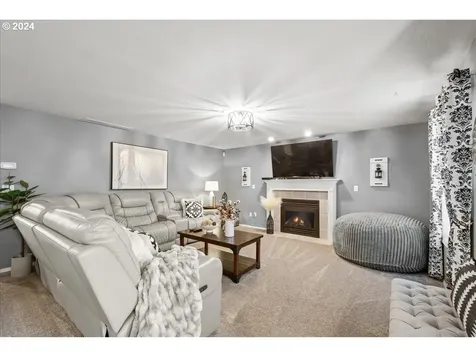 1227 E Reid Court La Center WA 98629