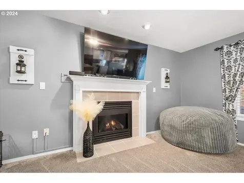 1227 E Reid Court La Center WA 98629