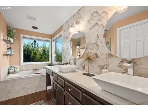 1227 E Reid Court La Center WA 98629