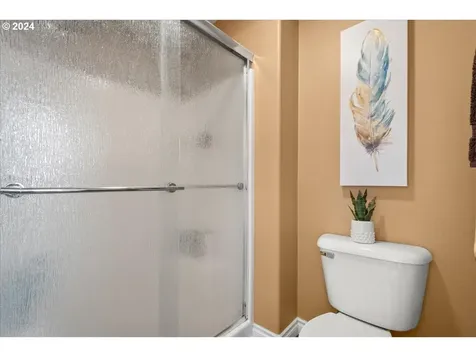 1227 E Reid Court La Center WA 98629
