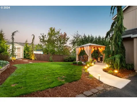 1227 E Reid Court La Center WA 98629