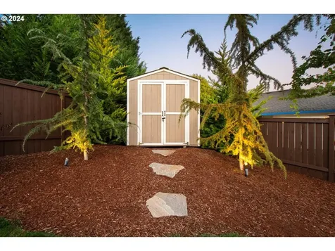 1227 E Reid Court La Center WA 98629