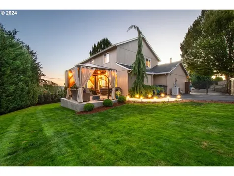 1227 E Reid Court La Center WA 98629