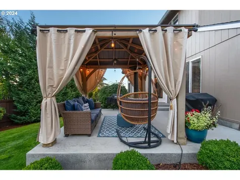 1227 E Reid Court La Center WA 98629
