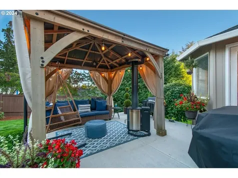 1227 E Reid Court La Center WA 98629