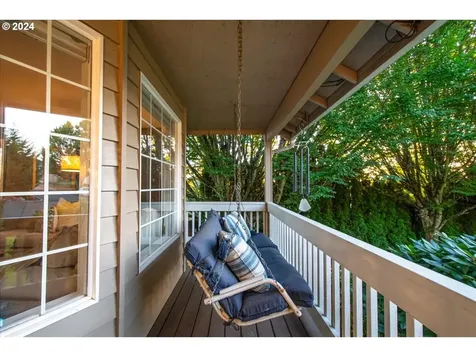 1227 E Reid Court La Center WA 98629