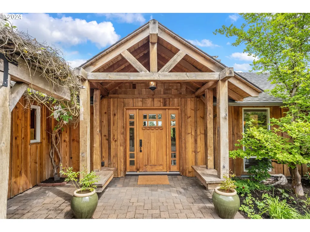 19350 Suncrest Drive West Linn OR 97068