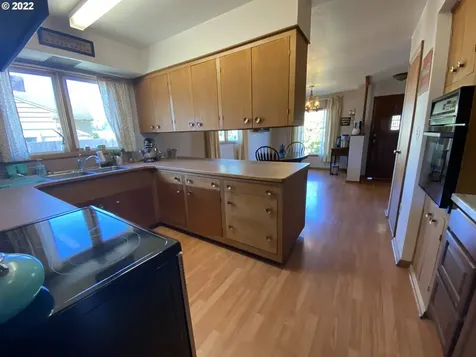 2640 Gardens Avenue Reedsport OR 97467