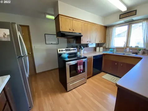 2640 Gardens Avenue Reedsport OR 97467