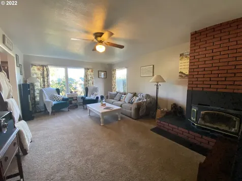 2640 Gardens Avenue Reedsport OR 97467