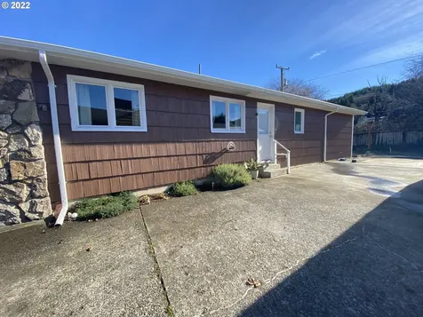 2640 Gardens Avenue Reedsport OR 97467
