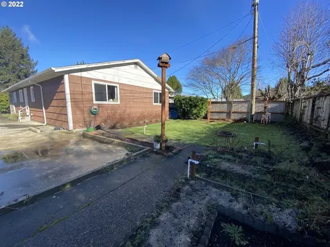 2640 Gardens Avenue Reedsport OR 97467