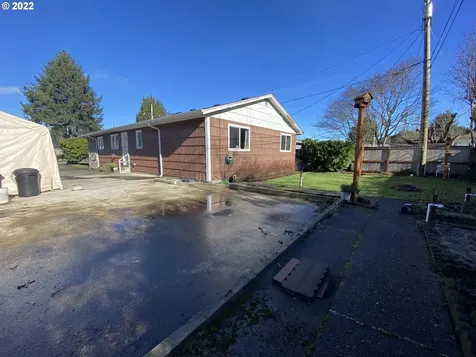 2640 Gardens Avenue Reedsport OR 97467
