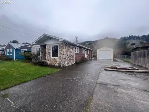 2640 Gardens Avenue Reedsport OR 97467