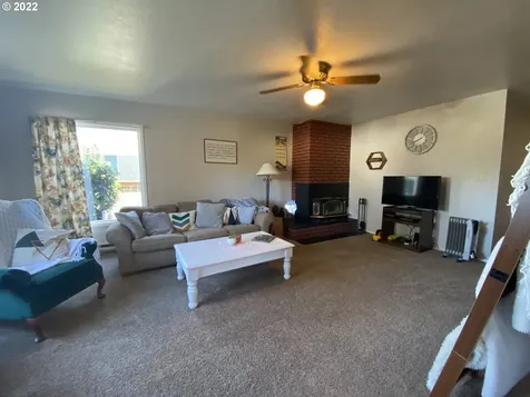 2640 Gardens Avenue Reedsport OR 97467