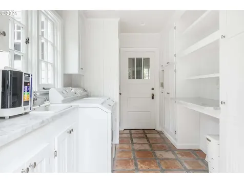 171 5th Street Lake Oswego OR 97034