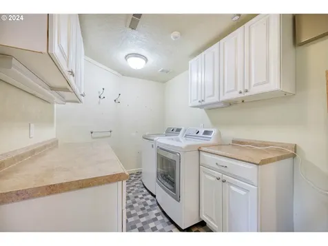 1895 Fillmore Street Eugene OR 97405