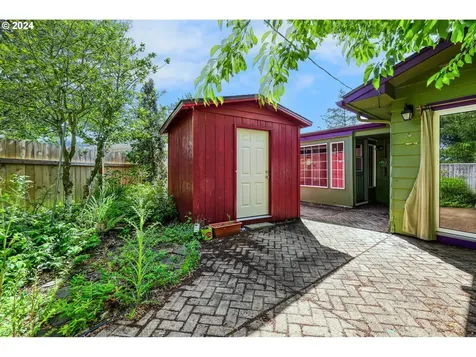 1895 Fillmore Street Eugene OR 97405